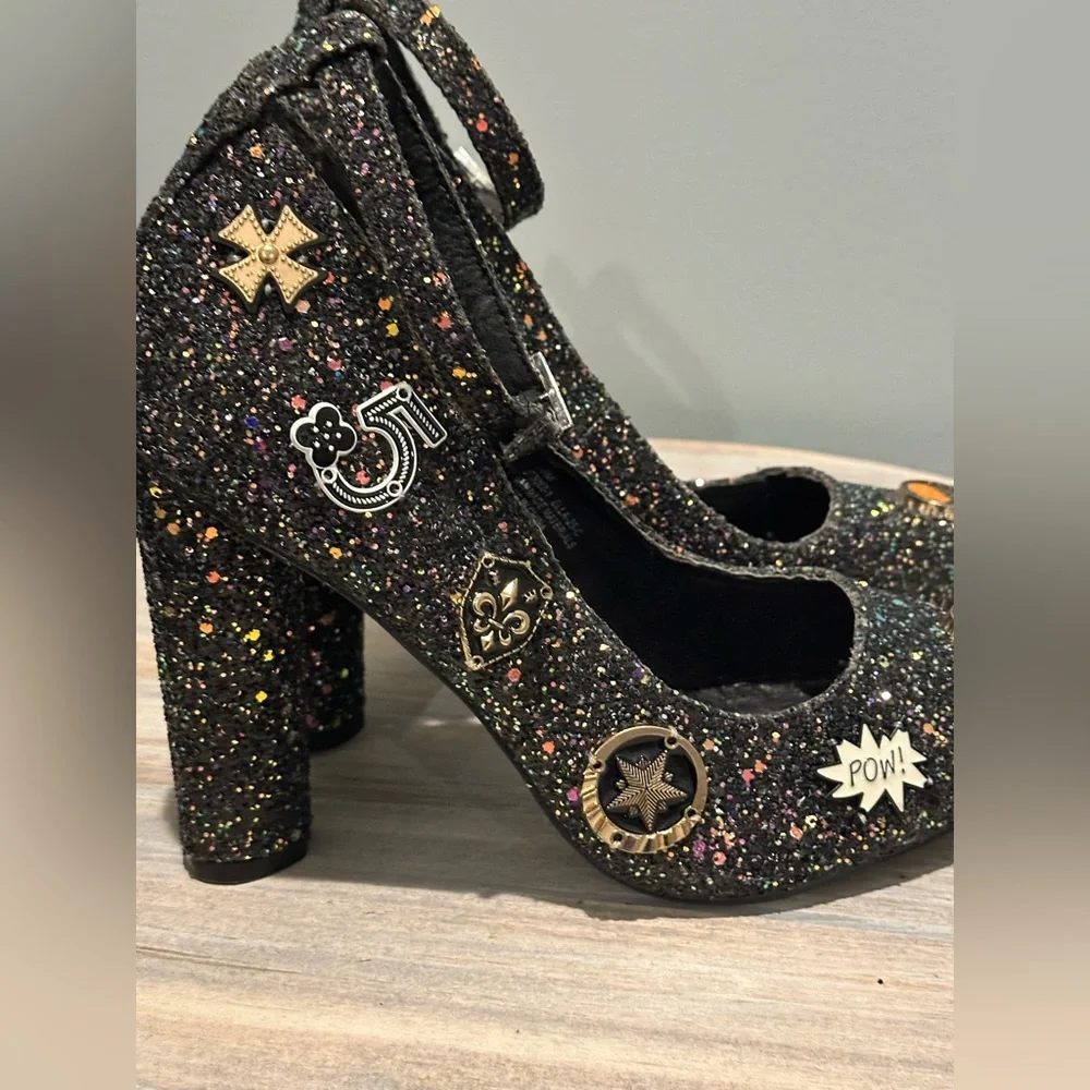 Cape Robbin Ella Black Glitter sparkling pin pumps. Size 10M